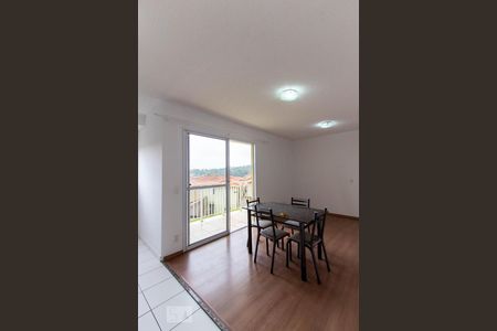 Sala de apartamento para alugar com 2 quartos, 60m² em Jardim Petrópolis, Cotia