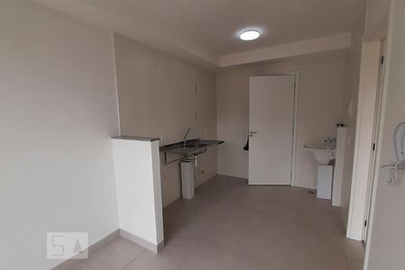 Sala / Cozinha de apartamento para alugar com 1 quarto, 29m² em Vila Ema, São Paulo