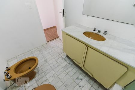 Apartamento para alugar com 140m², 3 quartos e 1 vaga Apartamento para alugar com 140m², 3 quartos e 1 vagaBanheiro 2