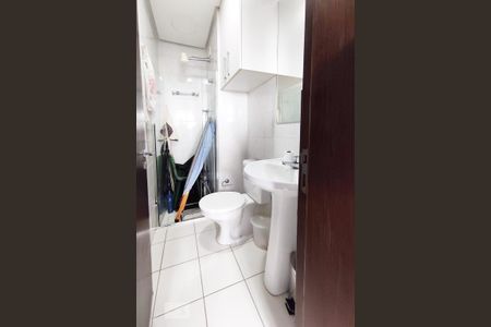 Apartamento à venda com 132m², 3 quartos e 3 vagas Apartamento à venda com 132m², 3 quartos e 3 vagasBanheiro de Serviço