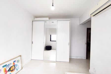 Apartamento à venda com 132m², 3 quartos e 3 vagas Apartamento à venda com 132m², 3 quartos e 3 vagasSuíte 3