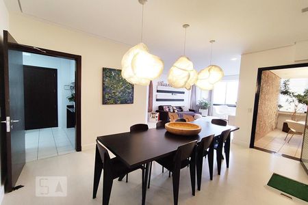 Apartamento à venda com 132m², 3 quartos e 3 vagas Apartamento à venda com 132m², 3 quartos e 3 vagasSala de Jantar