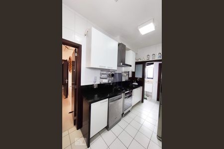 Apartamento à venda com 132m², 3 quartos e 3 vagas Apartamento à venda com 132m², 3 quartos e 3 vagasCozinha