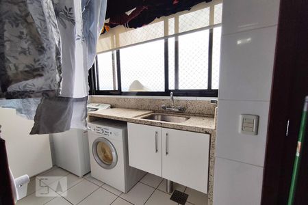 Apartamento à venda com 132m², 3 quartos e 3 vagas Apartamento à venda com 132m², 3 quartos e 3 vagasÁrea de Serviço
