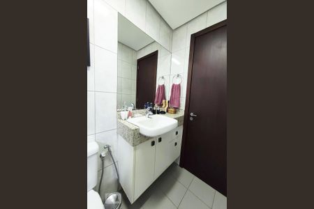 Apartamento à venda com 132m², 3 quartos e 3 vagas Apartamento à venda com 132m², 3 quartos e 3 vagasBanheiro da Suíte 1