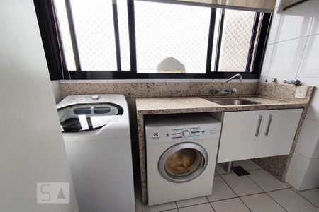 Apartamento à venda com 132m², 3 quartos e 3 vagas Apartamento à venda com 132m², 3 quartos e 3 vagasÁrea de Serviço