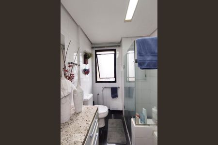 Apartamento à venda com 132m², 3 quartos e 3 vagas Apartamento à venda com 132m², 3 quartos e 3 vagasBanheiro da Suíte 2