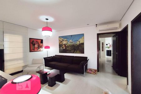 Apartamento à venda com 132m², 3 quartos e 3 vagas Apartamento à venda com 132m², 3 quartos e 3 vagasSala de TV