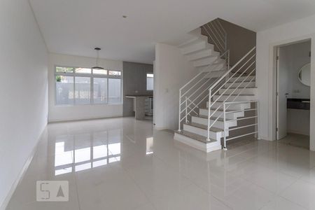 Sala de casa de condomínio para alugar com 3 quartos, 149m² em Ahú, Curitiba