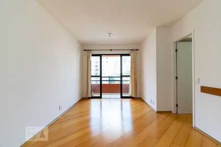 Sala de apartamento para alugar com 3 quartos, 74m² em Chácara Inglesa, São Paulo