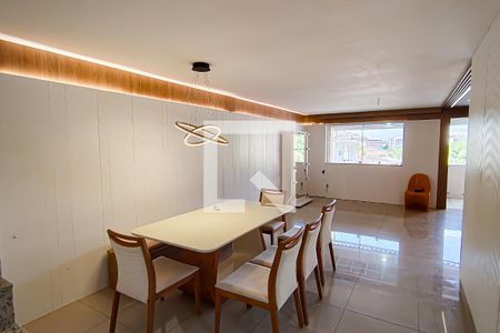 sala de casa de condomínio para alugar com 4 quartos, 220m² em Freguesia (jacarepaguá), Rio de Janeiro