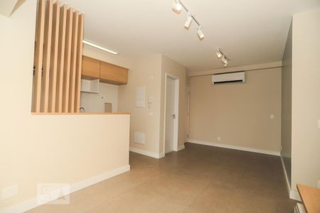 Sala de apartamento para alugar com 3 quartos, 80m² em Vila Anastácio, São Paulo