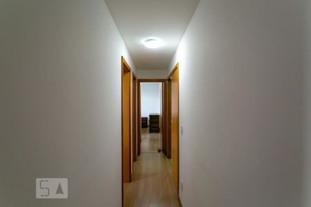 Corredor de apartamento para alugar com 3 quartos, 130m² em Esplanada, Belo Horizonte