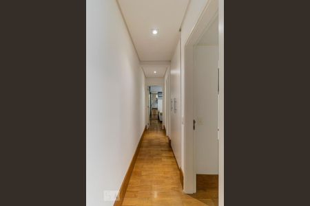 Corredor de apartamento para alugar com 2 quartos, 54m² em Bela Vista, São Paulo