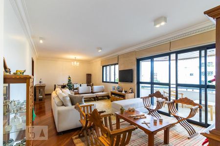 Sala de apartamento à venda com 4 quartos, 238m² em Cambuí, Campinas