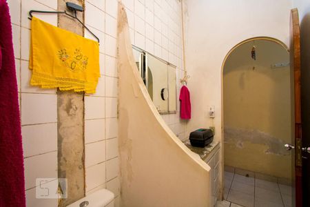 Casa à venda com 140m², 3 quartos e 1 vaga Casa à venda com 140m², 3 quartos e 1 vagaBanheiro social