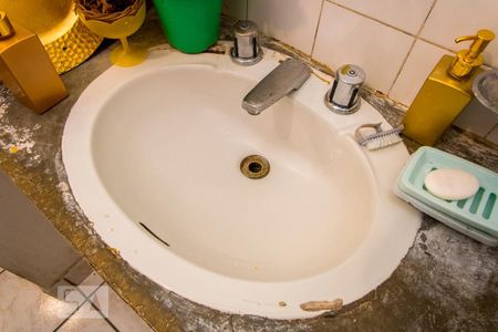 Casa à venda com 140m², 3 quartos e 1 vaga Casa à venda com 140m², 3 quartos e 1 vagaBanheiro social