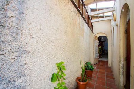 Casa à venda com 140m², 3 quartos e 1 vaga Casa à venda com 140m², 3 quartos e 1 vagaCorredor - Externo