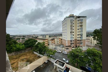 Apartamento para alugar com 3 quartos, 100m² em João Pinheiro, Belo Horizonte