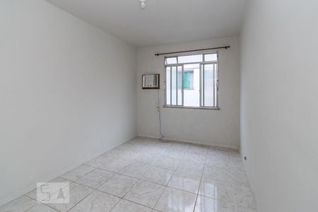 Quarto de apartamento à venda com 1 quarto, 54m² em Olaria, Rio de Janeiro