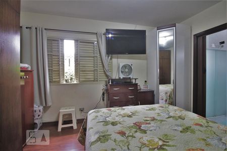 Suíte de casa à venda com 3 quartos, 247m² em Parque Assunção, Taboão da Serra