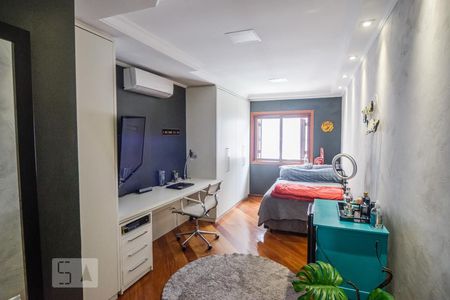 Suíte 1 de casa para alugar com 4 quartos, 400m² em Jardim Textil, São Paulo
