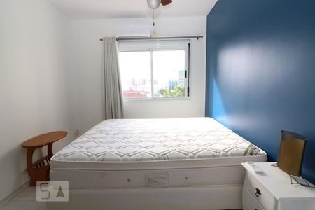 Quarto Suíte de apartamento para alugar com 2 quartos, 70m² em Vila Ipiranga, Porto Alegre
