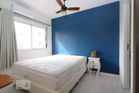 Quarto Suíte de apartamento para alugar com 2 quartos, 70m² em Vila Ipiranga, Porto Alegre