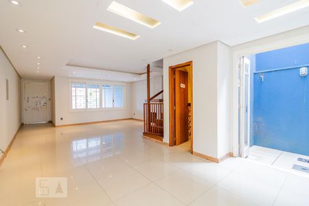 Sala de casa à venda com 3 quartos, 206m² em Cavalhada, Porto Alegre