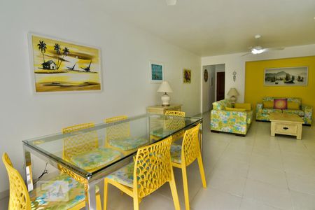 Sala de apartamento para alugar com 3 quartos, 142m² em Barra Funda, Guarujá