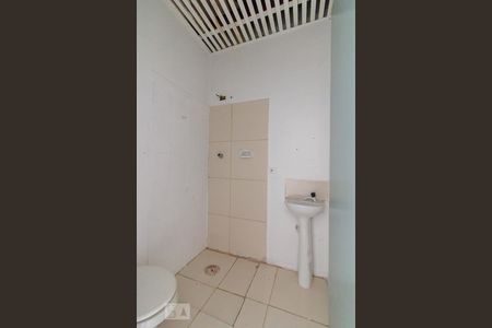 Banheiro de casa de condomínio para alugar com 1 quarto, 34m² em Jardim Cocaia, Guarulhos