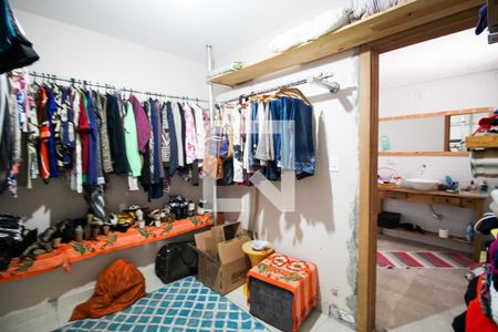 Closet da suíte de casa para alugar com 2 quartos, 110m² em Jardim São Marcos, Sorocaba