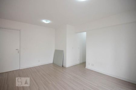 Sala de apartamento para alugar com 2 quartos, 60m² em Vila Morse, São Paulo