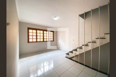 Sala de casa de condomínio à venda com 3 quartos, 110m² em Vila Tiradentes, São Paulo