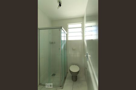 Banheiro de apartamento à venda com 1 quarto, 40m² em Partenon, Porto Alegre