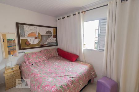 Dormitório 1 de casa à venda com 2 quartos, 100m² em Vila Carbone, São Paulo