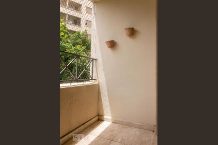 Varanda de apartamento para alugar com 3 quartos, 68m² em Vila Isa, São Paulo