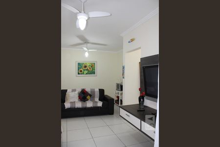 Sala de apartamento para alugar com 2 quartos, 87m² em Jardim Las Palmas, Guarujá
