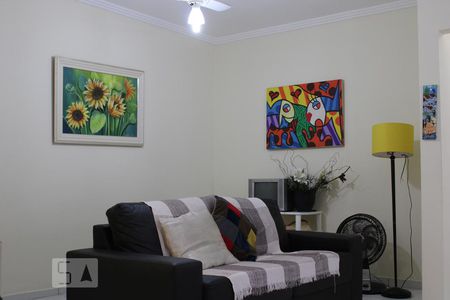 Sala  de apartamento para alugar com 2 quartos, 87m² em Jardim Las Palmas, Guarujá