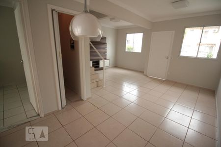 Sala de casa de condomínio à venda com 3 quartos, 101m² em Vila Mafalda, Jundiaí