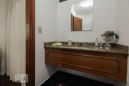 Lavabo de casa para alugar com 4 quartos, 300m² em Jardim Anália Franco, São Paulo