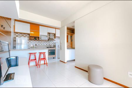 Sala de apartamento para alugar com 1 quarto, 35m² em Acupe de Brotas, Salvador