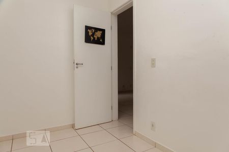 Quarto 2 de apartamento para alugar com 2 quartos, 45m² em Gávea, Uberlândia