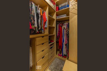 Closet Quarto 2 de apartamento à venda com 2 quartos, 126m² em Petrópolis, Porto Alegre