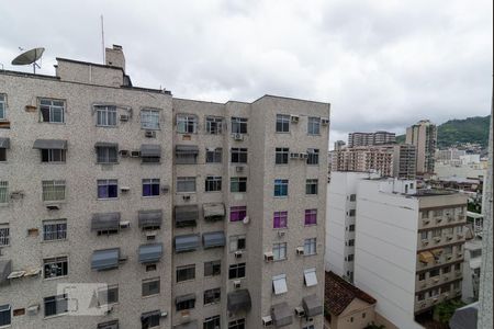 Vista do Quarto 1 de apartamento para alugar com 2 quartos, 53m² em Vila Isabel, Rio de Janeiro