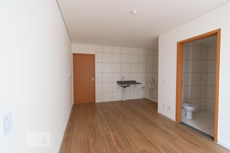 Sala de kitnet/studio para alugar com 1 quarto, 33m² em Samambaia Sul (samambaia), Brasília