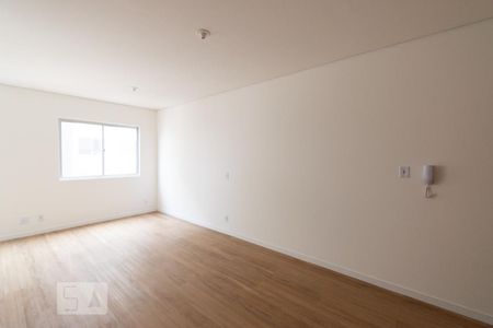 Sala de kitnet/studio para alugar com 1 quarto, 33m² em Samambaia Sul (samambaia), Brasília