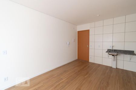 Sala de kitnet/studio para alugar com 1 quarto, 33m² em Samambaia Sul (samambaia), Brasília