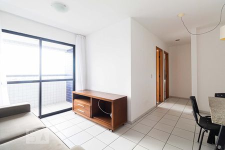 Sala de apartamento para alugar com 2 quartos, 80m² em Torre, Recife