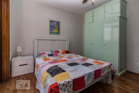 Dormitório de casa à venda com 3 quartos, 180m² em Vila Nova, Porto Alegre